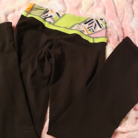 Ivivva reversible leggings by Lululemon - Picture 4 of 4